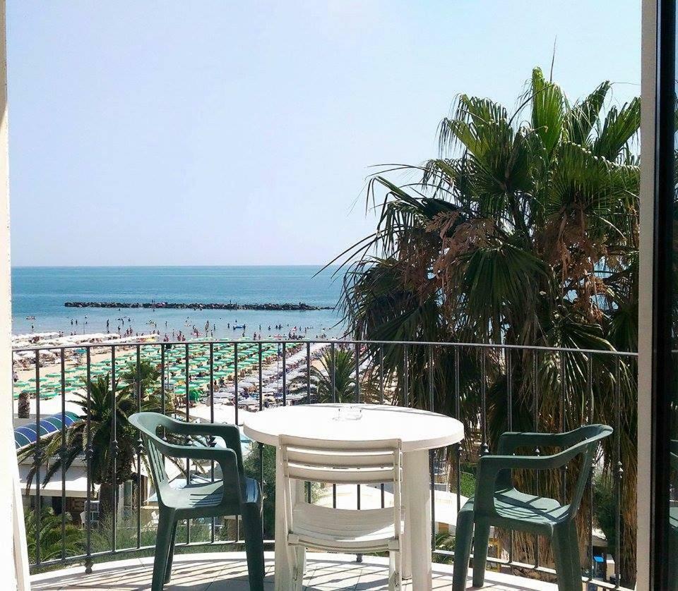 Il Lauro Aparthotel San Benedetto del Tronto Kültér fotó